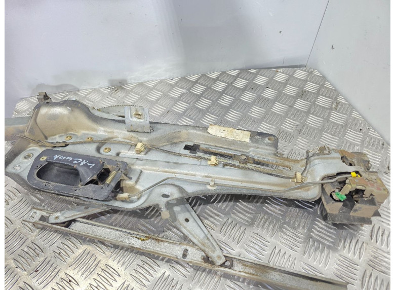 Замок двери передней левой к Renault Laguna, 1998г.