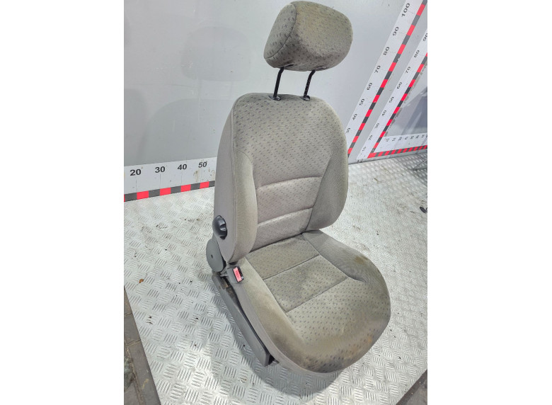 Сиденье переднее левое к Citroen Xantia, 2000г.