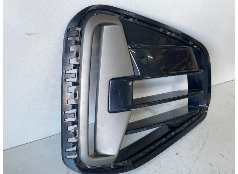 Заглушка (решетка) в бампер передний к BMW 4 G22/G23, 2019г.