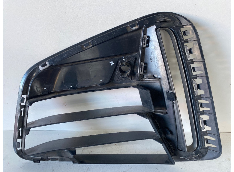 Заглушка (решетка) в бампер передний к BMW 4 G22/G23, 2019г.