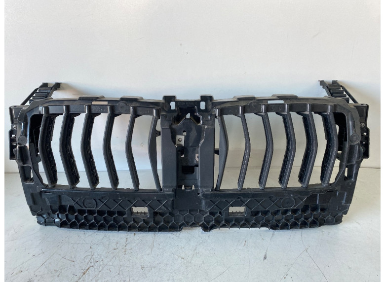 Заглушка (решетка) в бампер к BMW 4 G22/G23, 2019г.