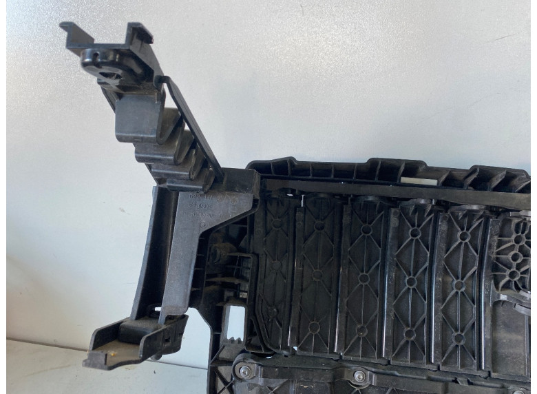 Заглушка (решетка) в бампер к BMW 4 G22/G23, 2019г.