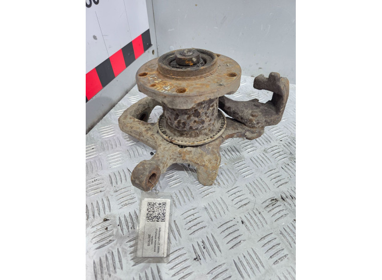 Кулак поворотный правый к Volkswagen LT, 2000г.