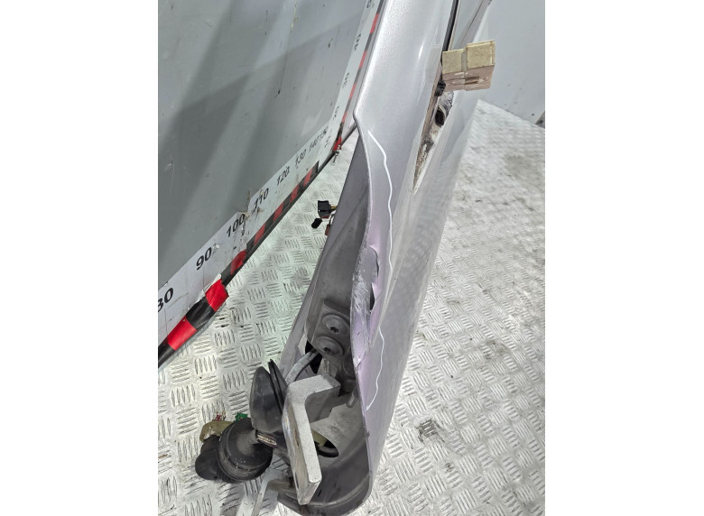 Дверь передняя левая к Peugeot 406, 2001г.