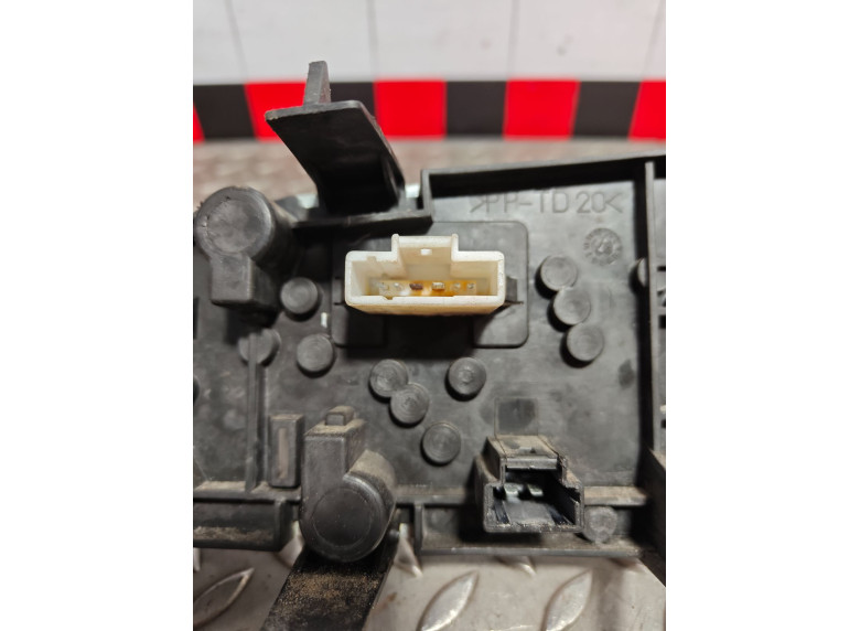 Панель (плата) фонаря заднего левого к Peugeot 406, 2001г.