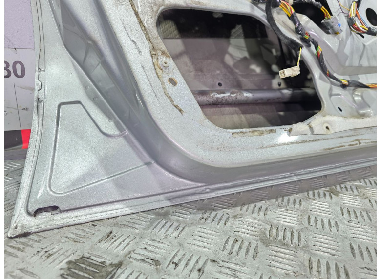 Дверь передняя левая к Peugeot 406, 2001г.