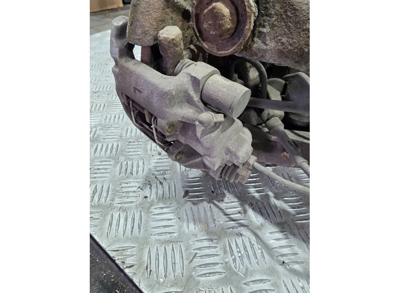 Суппорт задний левый к Peugeot 406, 2001г.