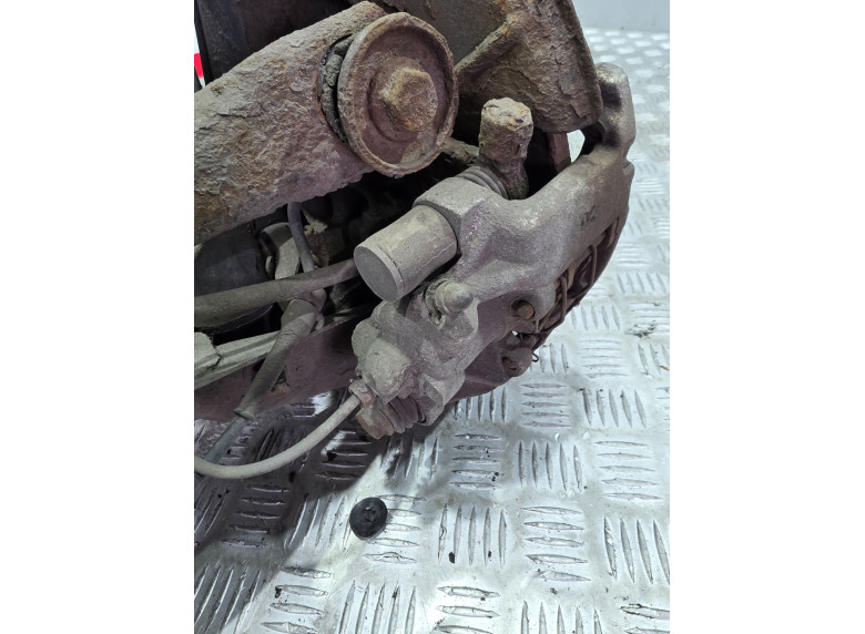 Суппорт задний правый к Peugeot 406, 2001г.