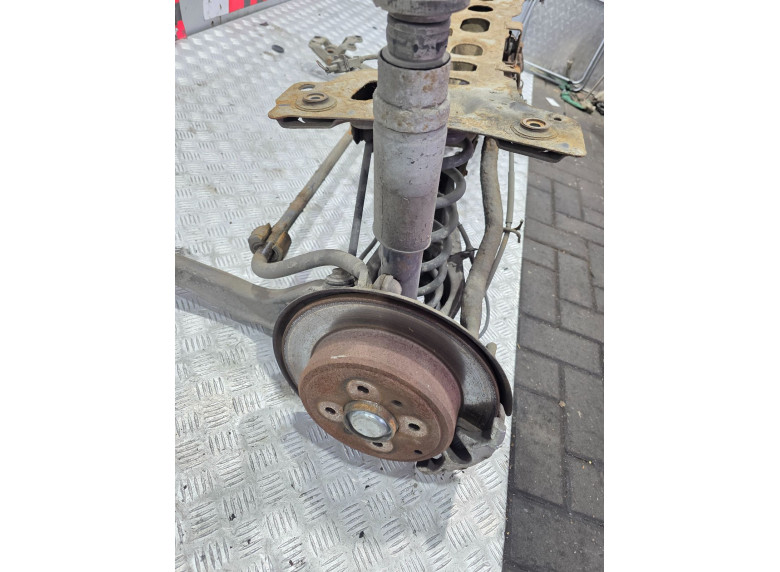 Балка подвески задняя к Peugeot 406, 2001г.