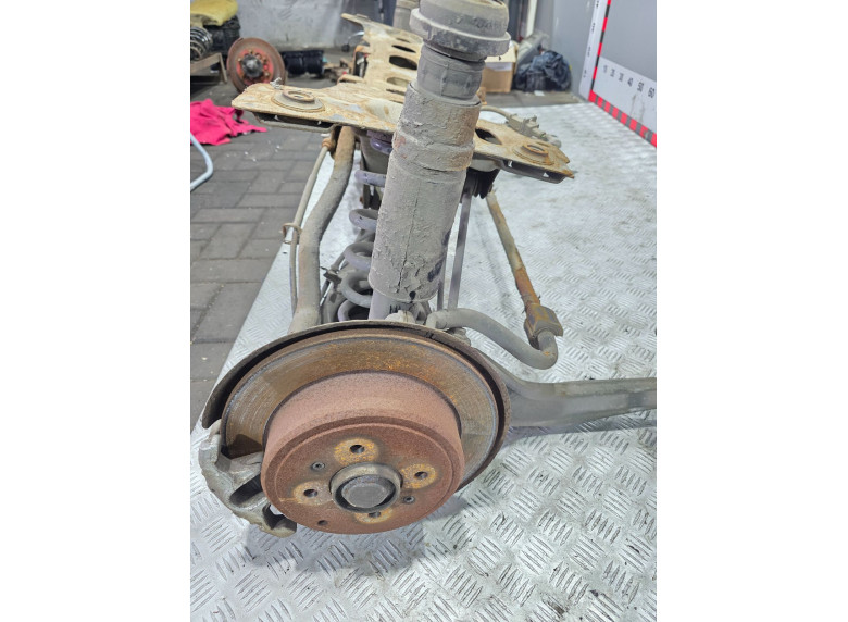 Балка подвески задняя к Peugeot 406, 2001г.