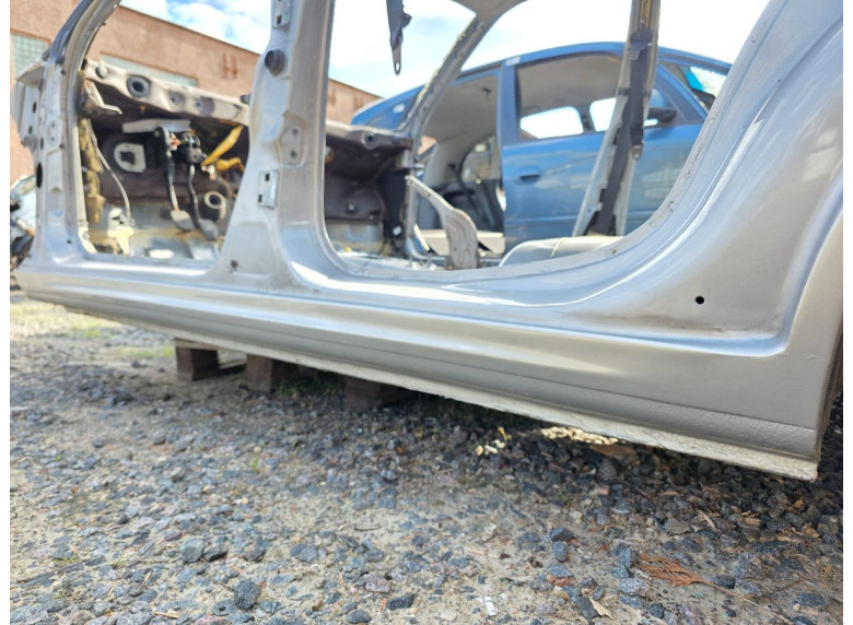Порог левый к Peugeot 406, 2001г.