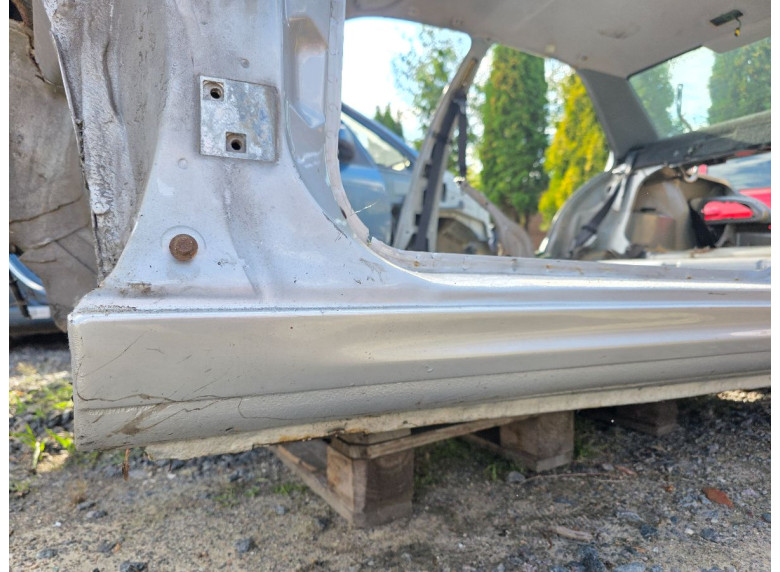 Порог левый к Peugeot 406, 2001г.