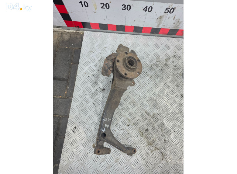 Кулак поворотный правый к Audi A6 1998 г.