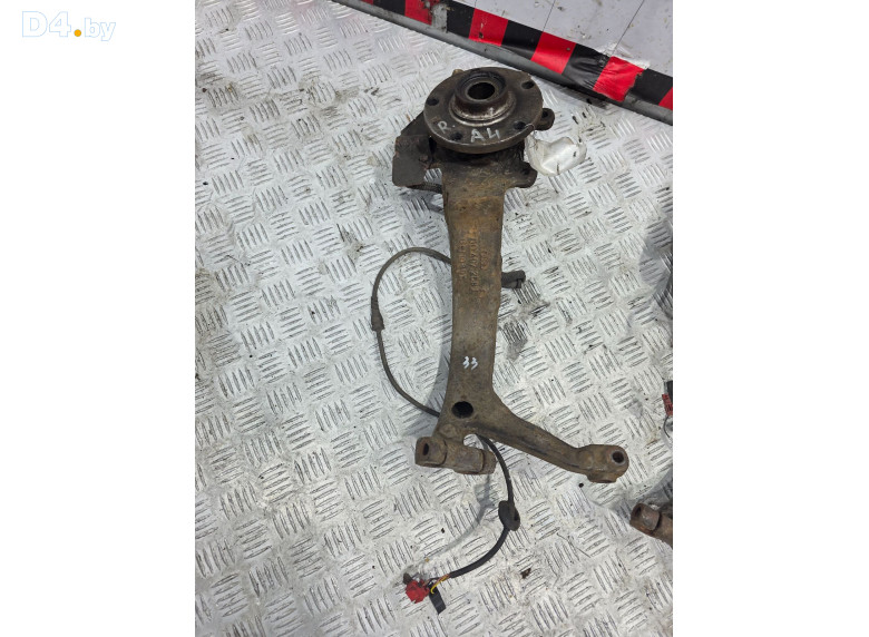 Кулак поворотный правый к Audi A4 1999 г.