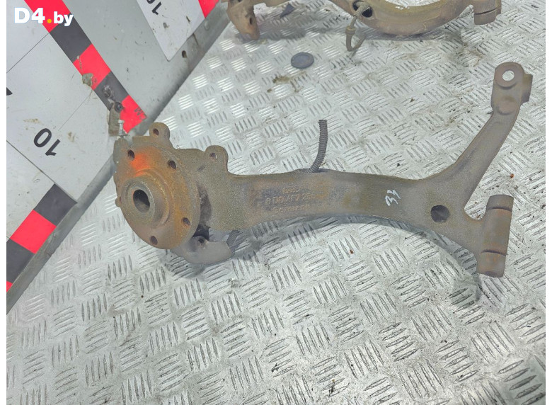 Кулак поворотный правый к Audi A4 1999 г.