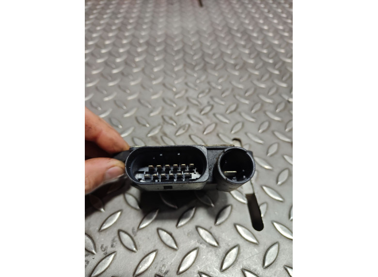 Реле накала свечей к Mercedes ML W166, 2011г.