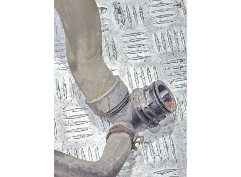 Патрубок радиатора к Peugeot 406, 2001г.