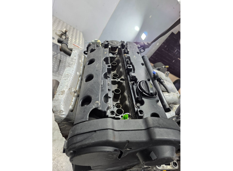 Двигатель к Peugeot 406, 2001г.