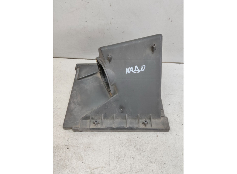 Корпус воздушного фильтра к Audi A4, 1996г.