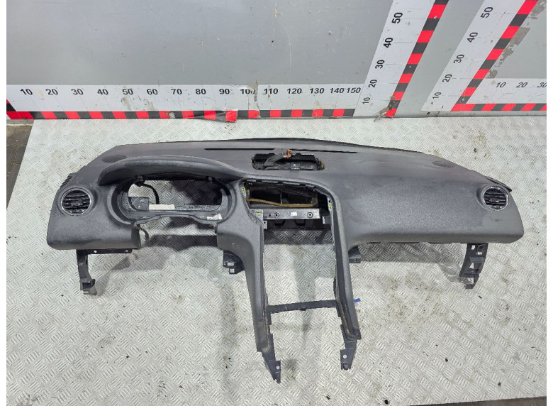 Панель передняя салона (торпедо) к Peugeot 5008, 2011г.