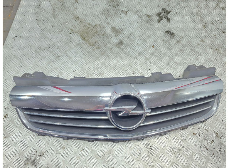 Решетка радиатора к Opel Zafira, 2009г.