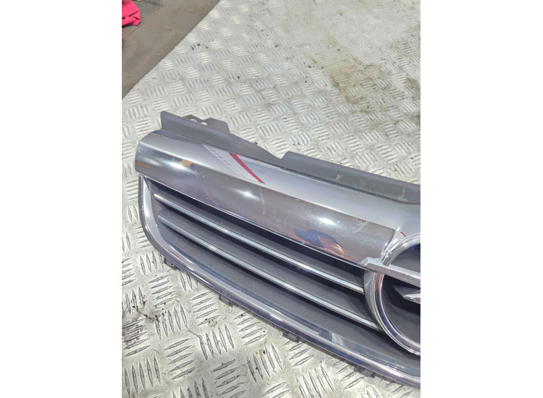 Решетка радиатора к Opel Zafira, 2009г.