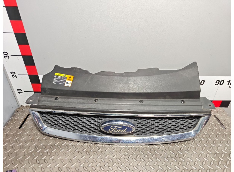 Решетка радиатора к Ford Focus, 2006г.