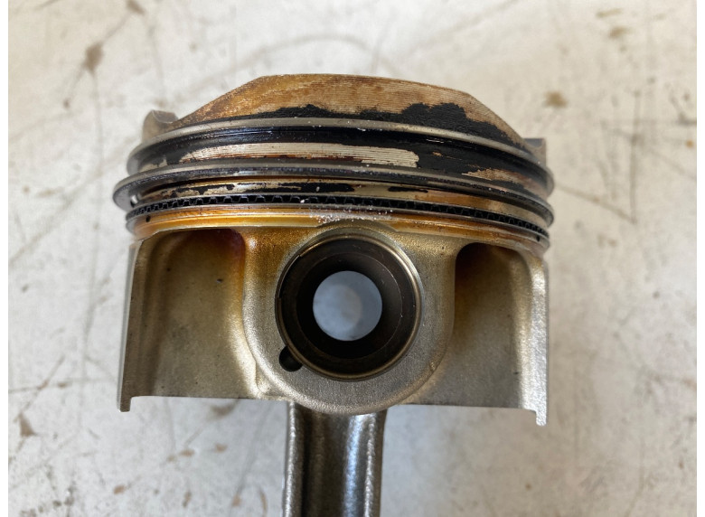 Поршень к BMW M2 G87, 2022г.