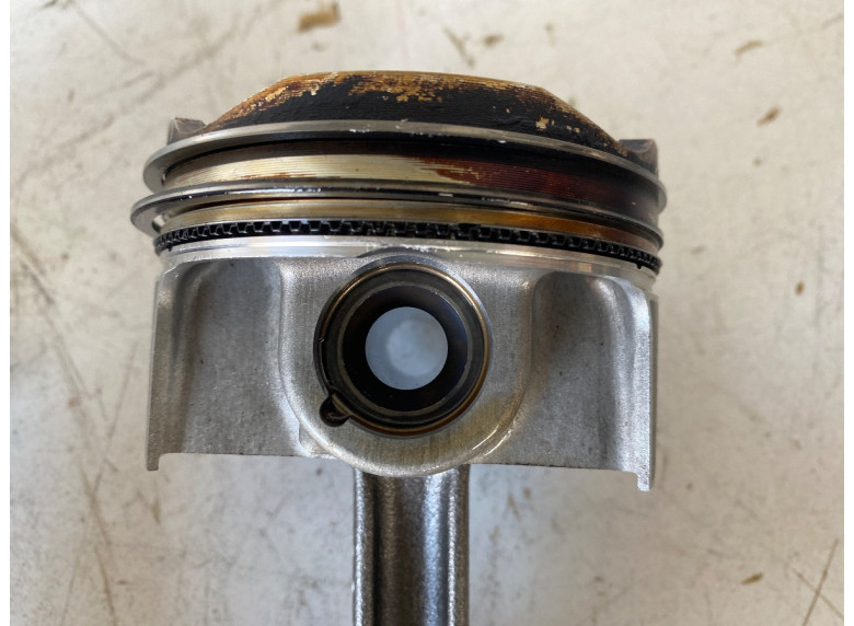 Поршень к BMW M2 G87, 2022г.