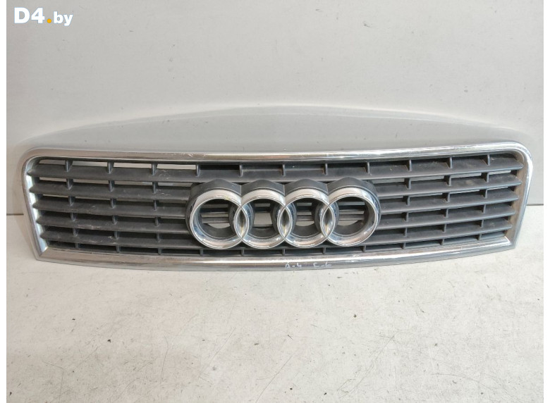 Решетка радиатора к Audi A4 2004 г.