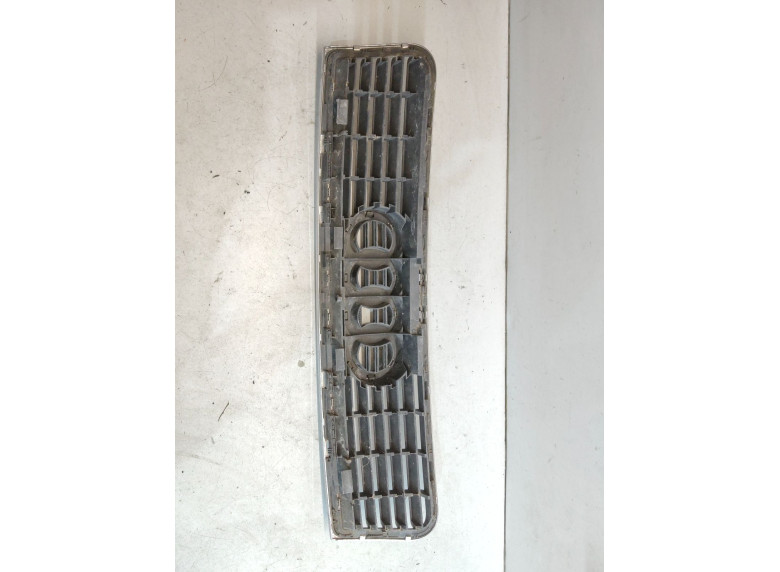 Решетка радиатора к Audi A4, 2004г.