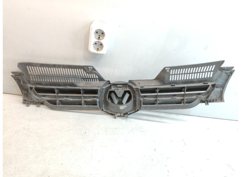 Решетка радиатора к Volkswagen Golf, 2005г.
