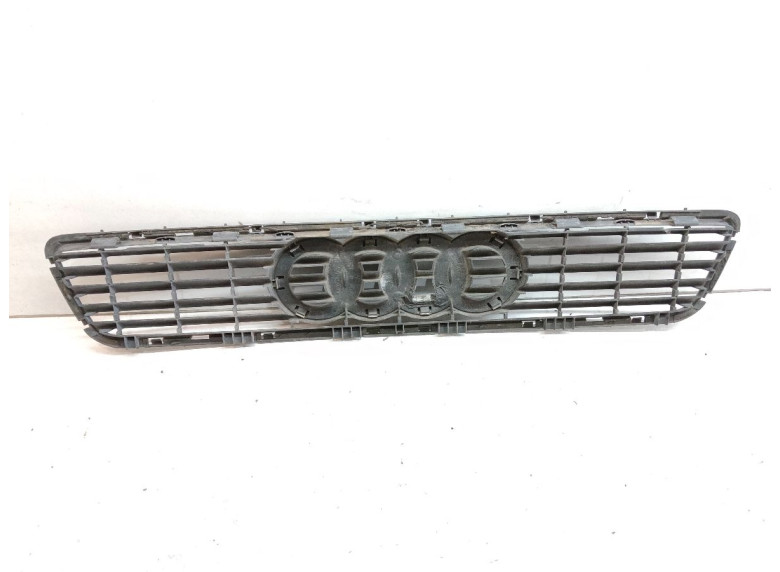 Решетка радиатора к Audi A4, 1997г.