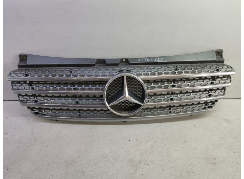 Решетка радиатора к Mercedes Vito W639, 2007г.