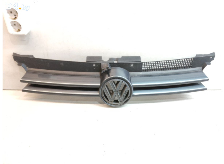 Решетка радиатора к Volkswagen Golf 2003 г.