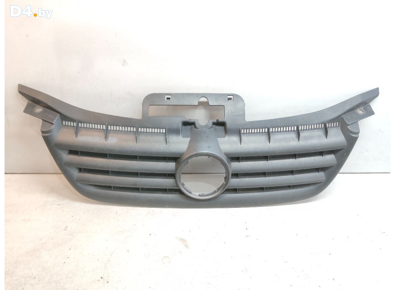 Решетка радиатора к Volkswagen Touran 2004 г.