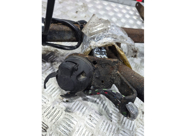 Прицепное устройство (фаркоп) к Renault Laguna, 2011г.