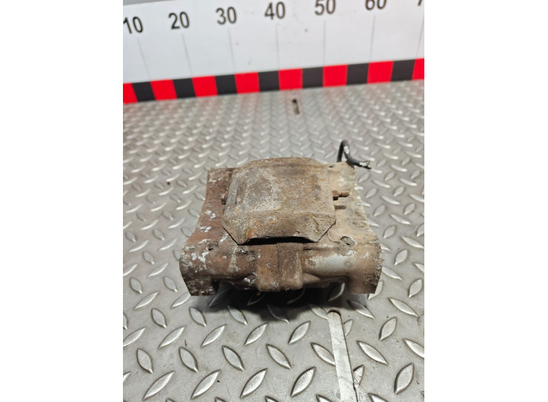 Суппорт задний правый к Citroen C5, 2004г.