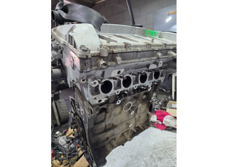 Двигатель к Audi A4, 2002г.