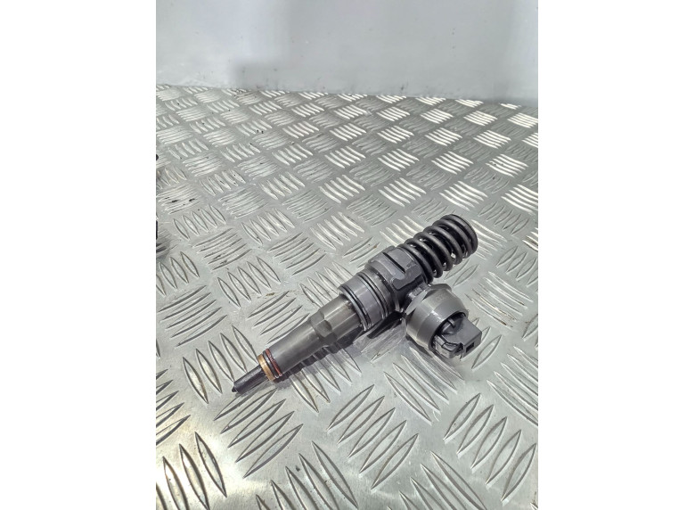 Форсунка к Audi A4, 2006г.
