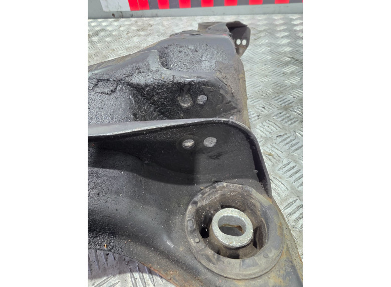 Балка подвески передняя (подрамник) к Audi A6, 2001г.