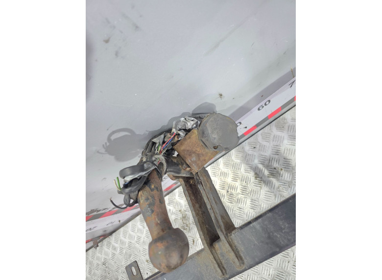 Прицепное устройство (фаркоп) к Audi A4, 2003г.
