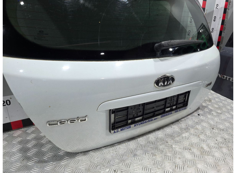 Крышка багажника (дверь 3-5) к Kia Ceed, 2009г.