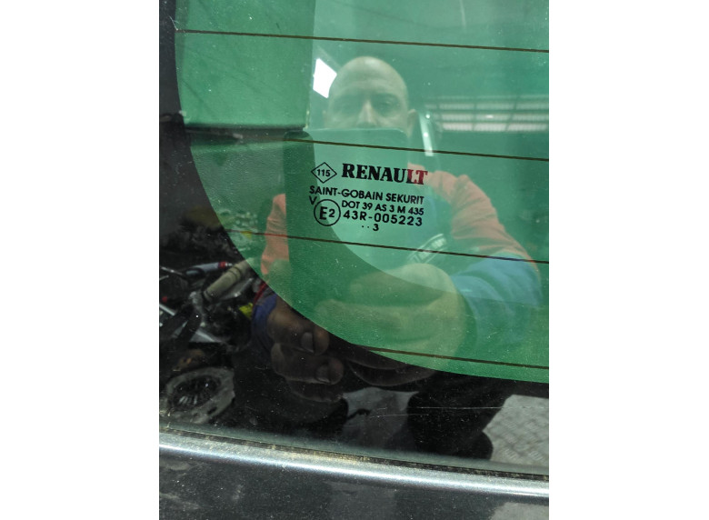 Стекло заднее к Renault Espace, 2006г.