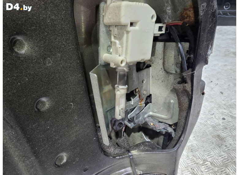 Замок багажника к Volkswagen Sharan 2005 г.