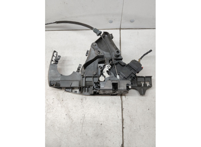 Замок двери передней левой к Volvo V50, 2010г.