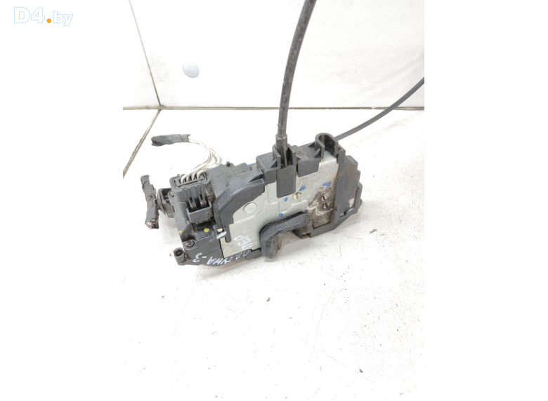 Замок двери передней правой к Renault Laguna 2008 г.