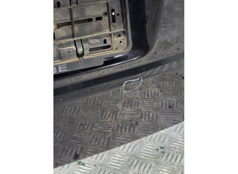 Крышка багажника (дверь 3-5) к Volkswagen Touran, 2005г.