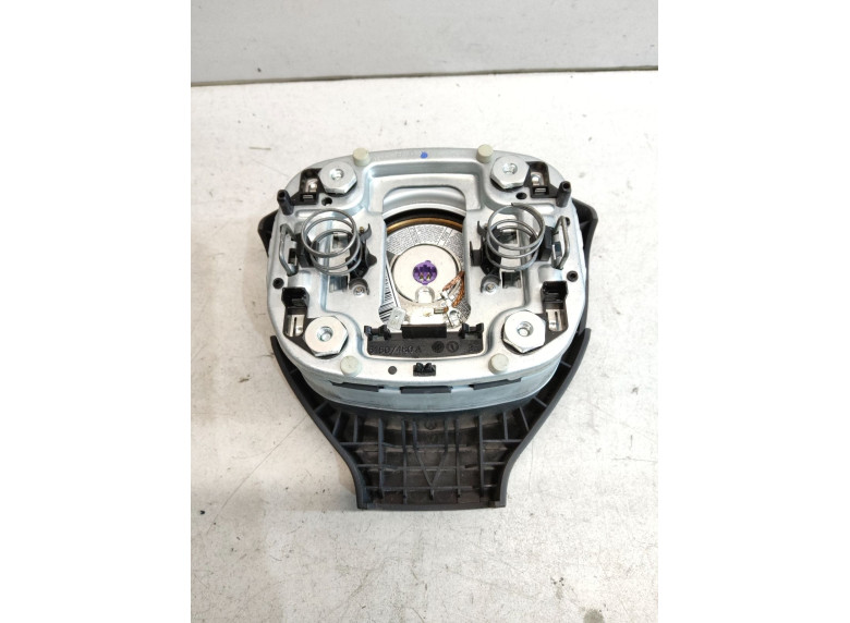 Подушка безопасности водителя к Volkswagen Touran, 2005г.