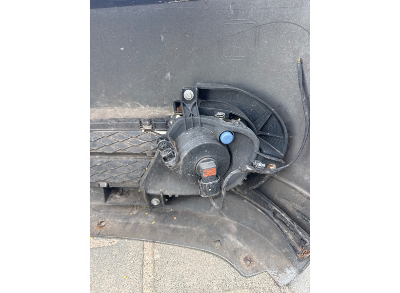 Фара противотуманная правая к BMW 3 E90/E91/E92/E93, 2011г.
